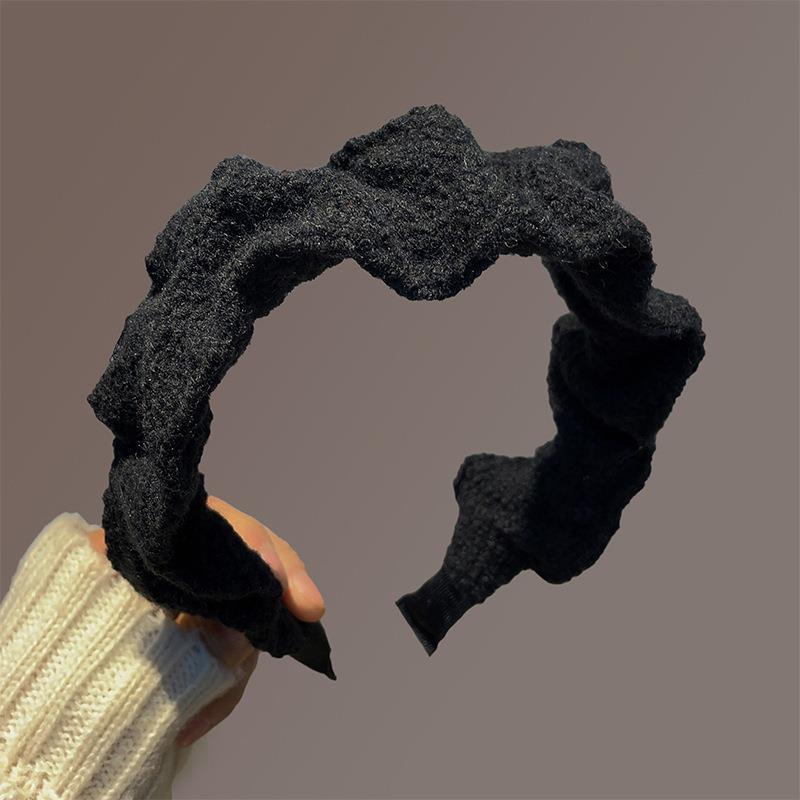 ESMARY - Discover the Premium Materials and Classy Production Process Behind the Viral Tet Headband Collection for Ladies